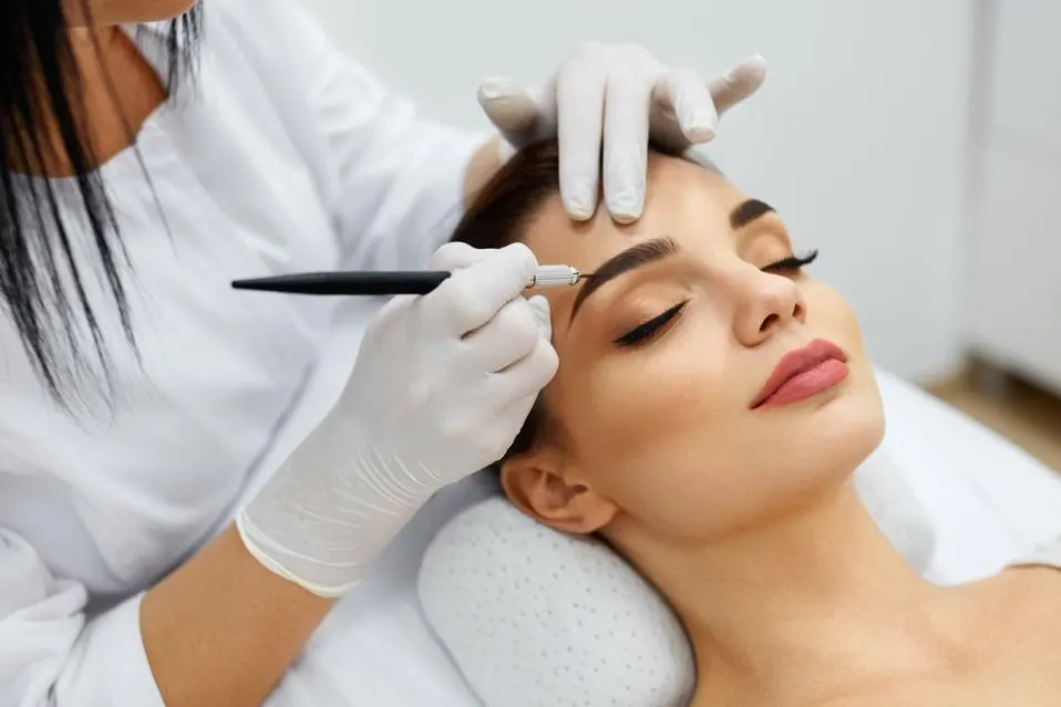 Brow Tinting and Shaping